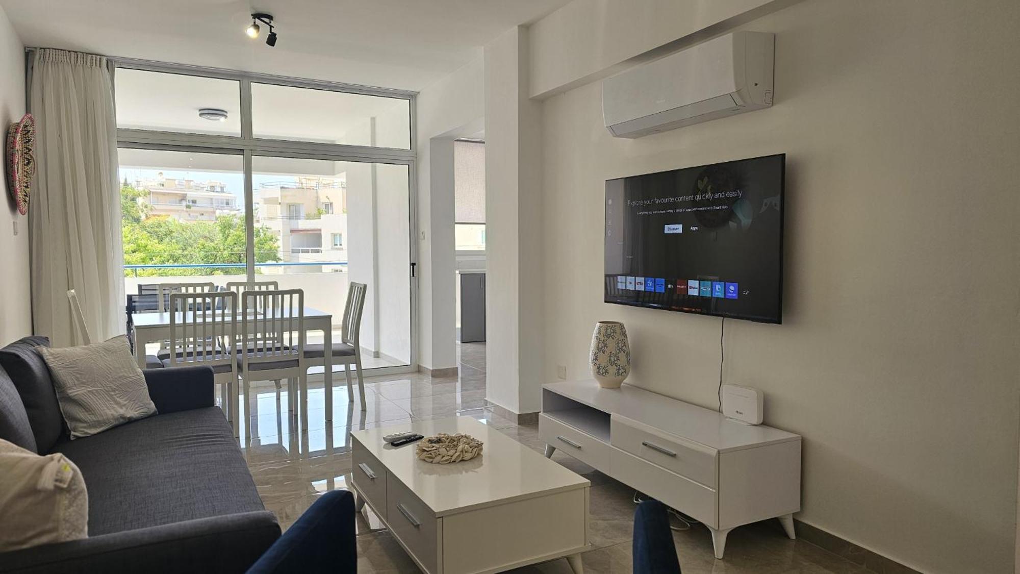 Local דירה